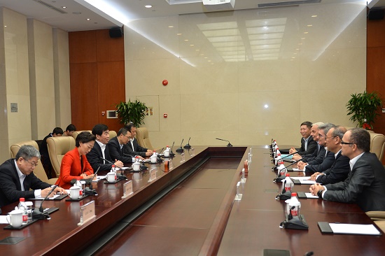Mr. Cao Peixi met with Siemens CEO & President-1