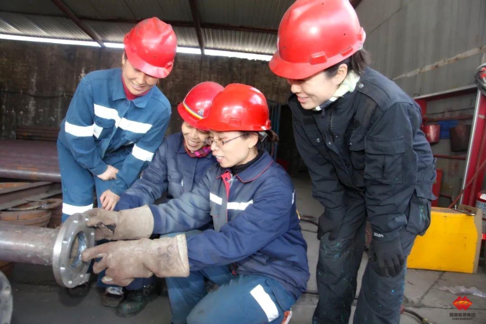 宁煤一员工获自治区“三八红旗手标兵”称号-1