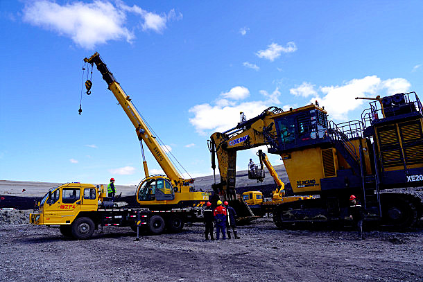 草原深处的“设备医生”-1