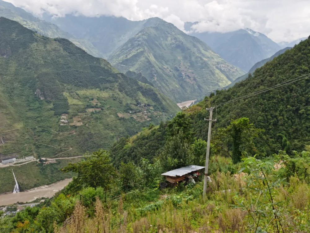 Driving Poverty Alleviation for 100,000 People Coming Down From Mountains-5