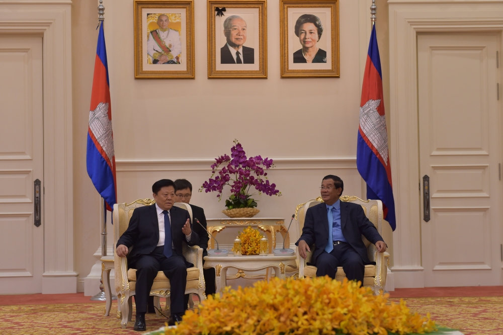 Li Qingkui Visits Cambodian Prime Minister Hun Sen;Key Issues Discussed in Cambodia’s Energy Sector-1