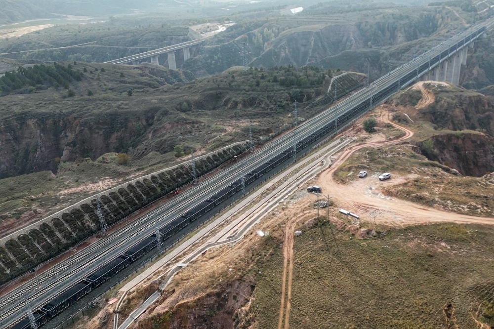 一双铁脚板踏出应急“安全图”-1