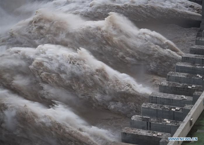 Three Gorges reservoir receives record water flow-1