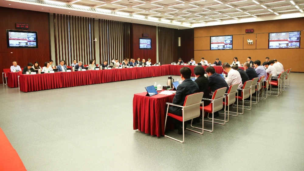 国家电投集团党组理论学习中心组召开2025年第10次学习(扩大)会-1