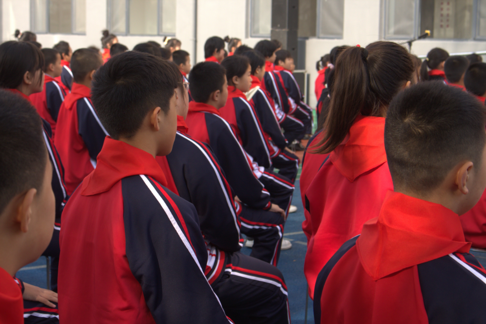 一座屹立在西柏坡上的爱心学校-2