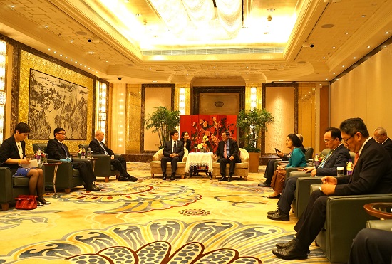 CAO Peixi meets with Cambodian Prime Minister Hun Sen-1