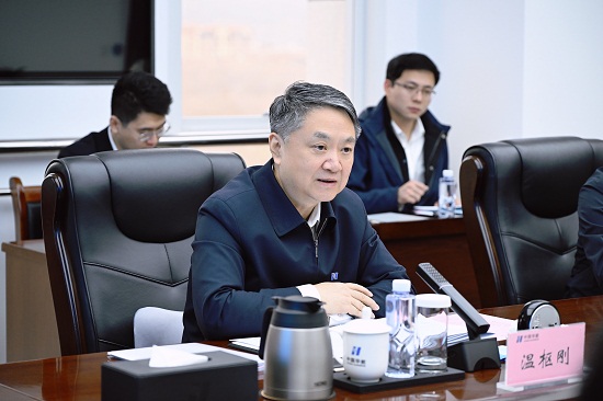 温枢刚到青海分公司宣讲党的二十届四中全会精神并调研-2