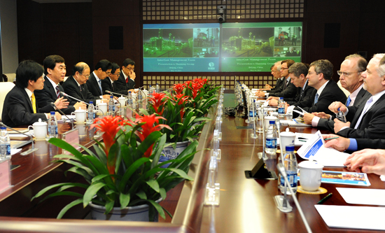 Cao Peixi and Huang Long Meet with the InterGen Management Team-1