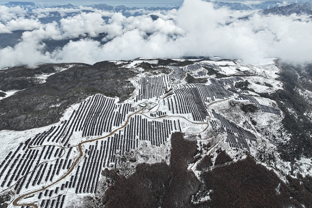 大渡河坭美光伏电站首批发电单元并网发电-1