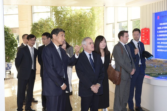 Chen Feihu met with  HMTC Richard Burn-2