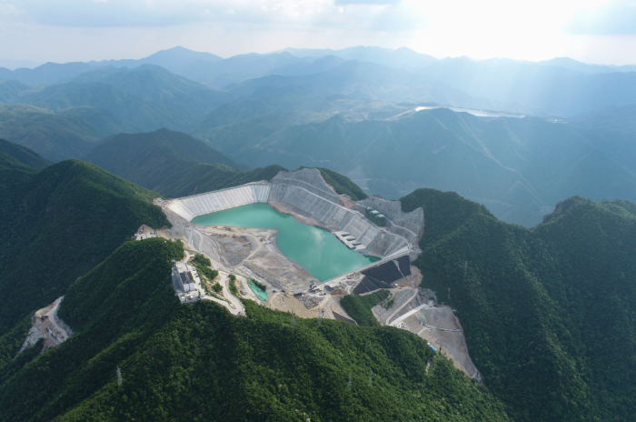 CTG-owned Changlongshan pumped storage power station finishes stator hoisting for half of its power generators-1