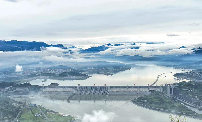Three Gorges Reservoir discharges water in preparation for flood season-1