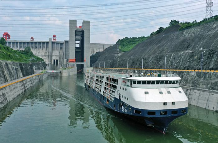 Three Gorges shiplift starts its first scheduled suspension for maintenance-1