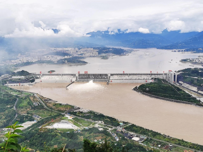 Three Gorges Reservoir sees the safe passage of 1st flood of Yangtze River this year-1