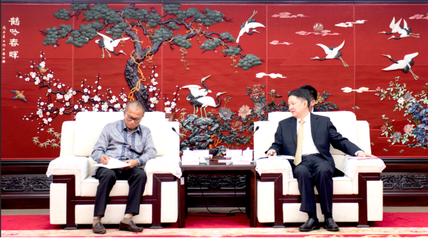 Wen Shugang hold talks with Arviyan Arifin, President Director of PTBA-1