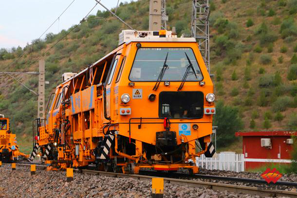 Railway Equipment Completes the Annual Tamping Task ahead of Schedule-1