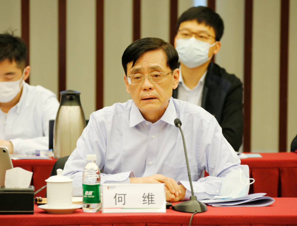 陈竺、何维到国家电投调研-3