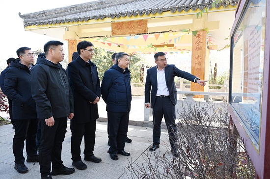 温枢刚到青海分公司宣讲党的二十届四中全会精神并调研-3