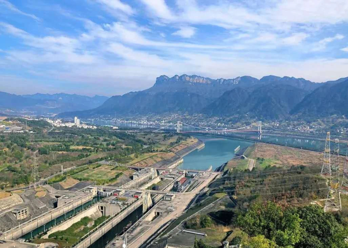 Three Gorges Dam reopens to visitors amid epidemic-1